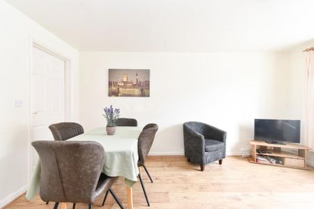 4 bedroom detached house to rent - Photo 4