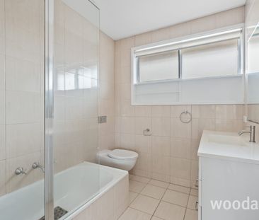 Neat & Spacious Home in Prime Location - Photo 4