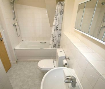 2 bedroom penthouse to rent - Photo 5