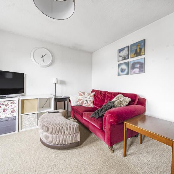 Queens Road, Guildford - 1 bedroomProperty for lettings - Seymours - Photo 1