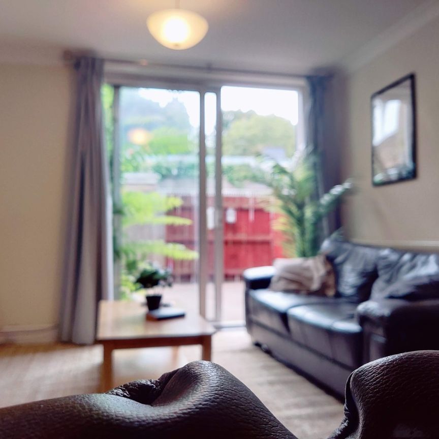 3 Bed Terraced House, Tarbert Walk, E1 - Photo 1