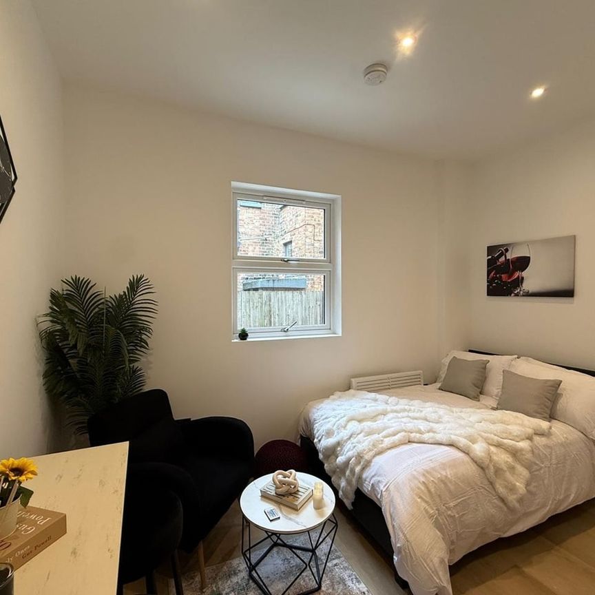 Studio Flat, Melrose Avenue, NW2 - Photo 1