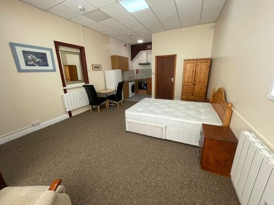 Studio to rent - Photo 1