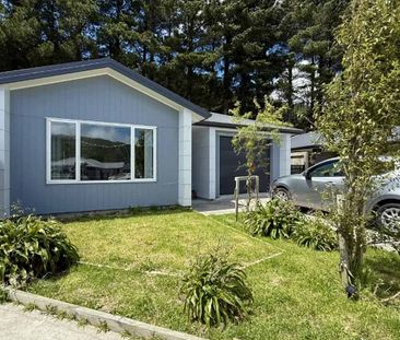 Modern 3-Bedroom House in Wainuiomata - Photo 4