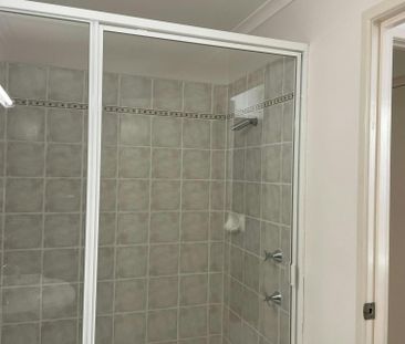 Charming 1-Bedroom Unit in the Heart of Gladstone Central – Conveni... - Photo 5