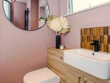 UK Award Winning, exceptionally high standard, design-led, immaculate, quiet but friendly & sociable shared home in prime location, close to Chester City Centre, transport, good shops and leisure. Room 3 - Photo 3