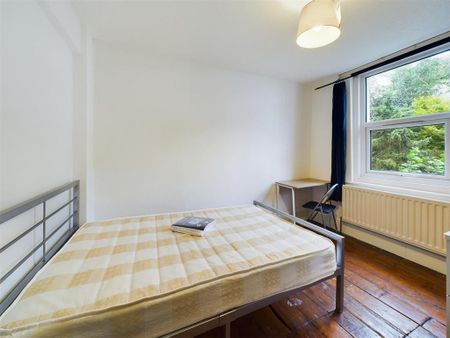 4 bedroom terraced house to rent - Photo 4