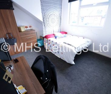 5 Bedroom Mid Terraced House for rent in Brudenell View - Photo 3