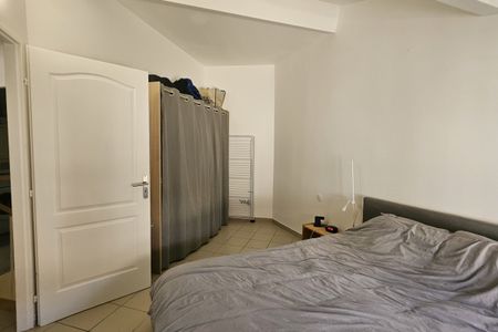 Camaret sur Aigues centre, T3 en duplex - Photo 3