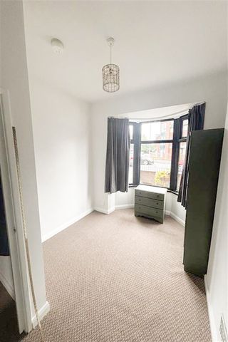 194A, Ravenhill Road, Belfast, BT6 8EF - Photo 2