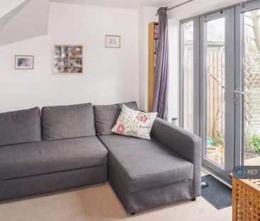 2 bedroom terraced house to rent - Photo 2