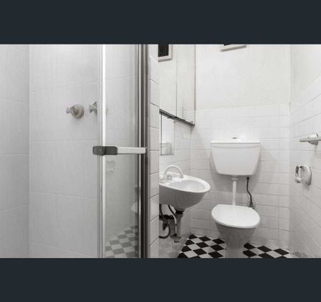 Furnished Apartment in the heart of Toorak Village - Photo 3