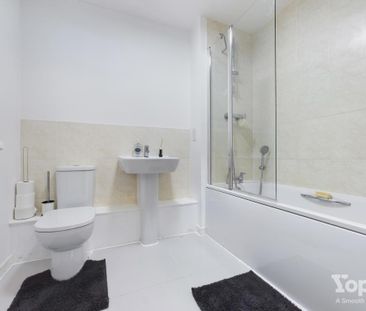 2 bedroom flat to rent - Photo 6