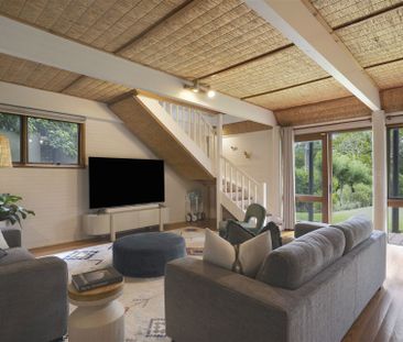 Stunning Coastal Retreat - Photo 6