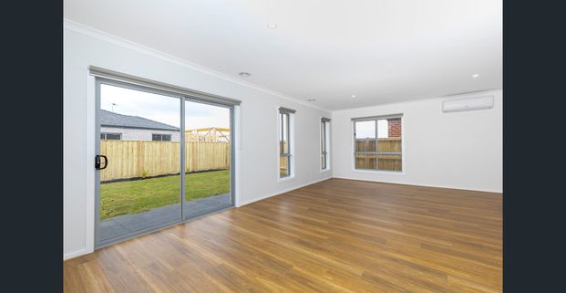 Family Home! - Photo 1