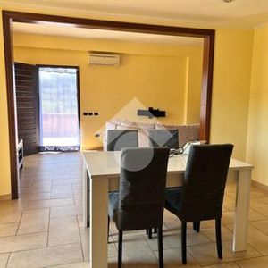 Trilocale in affitto - Photo 2