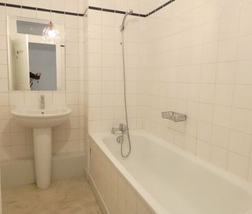 Location Appartement 3 pièces 86m² BELLEY 01300 - Photo 3