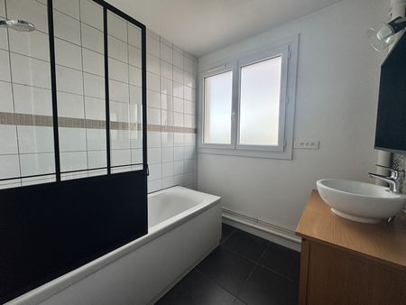 Location Appartement 4 pièces 78m² - Photo 2