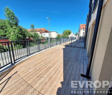 Pronájem bytu 2+kk 44 m² - Fotografie 3