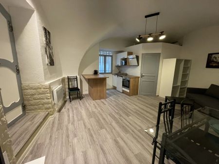 Location Appartement 1 pièce 31m² LA CIOTAT 13600 - Photo 3