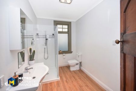 Family Home - Photo 3