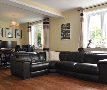 2 bedroom semi-detached house to rent - Photo 2