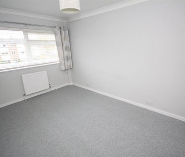 3 bedroom maisonette to rent - Photo 2