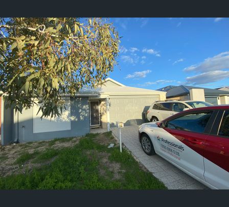 14 Auburn Vista, Brabham, WA 6055 - Photo 1