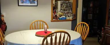 55+ AGE RESTRICTED, COZY 2 BEDROOM/1.5 BATHROOM 1048sf of FURNISHED LIVING. | Calgary - Photo 1