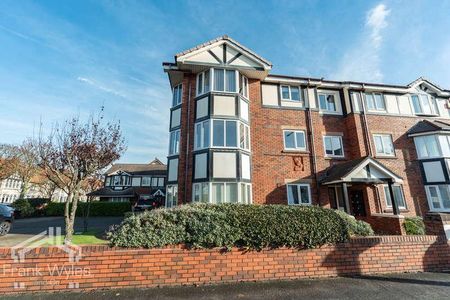 Noel Jones Court, St. Davids Road North, Lytham St. Annes, Lancashire, FY8 - Photo 4