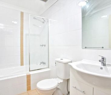 Lovely Modern Unit! - Photo 4