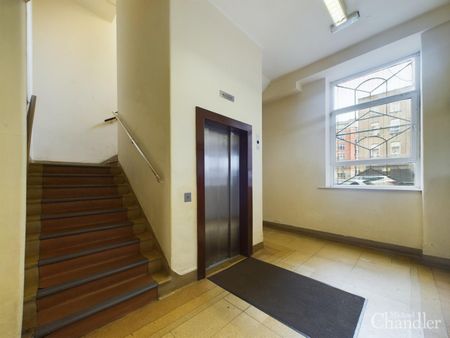 12a Tyrone House 30 Adelaide Street, Belfast, BT2 8HH - Photo 4