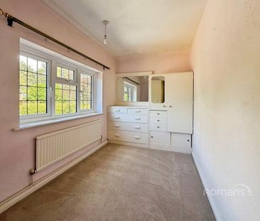 4 bedroom detached house to rent - Photo 3
