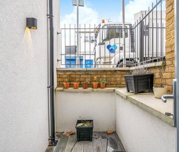 2 bedroom terraced house to rent - Photo 6