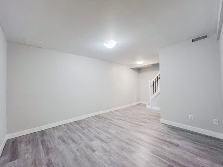 3 Bed Townhome With Finished Basement & Yard | Pet Friendly - Photo 3