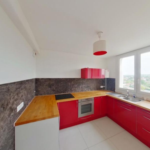 Location Appartement 3 pièces 71m² CHATELLERAULT 86100 - Photo 1