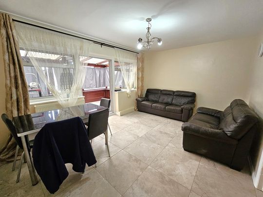 3 bedroom detached house to rent - Photo 1