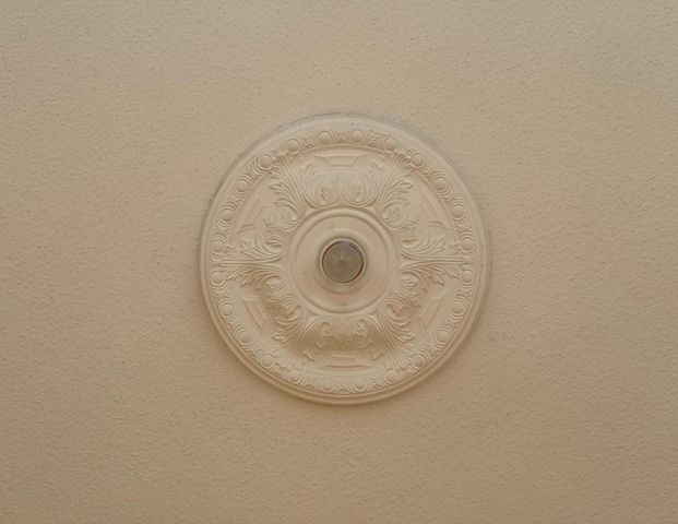 **helle 2-R-WE mit Massivparkett und Erker - Toplage Görlitz** - Foto 1