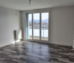Location Appartement à RIVES - Photo 1