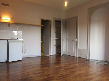 Location Appartement 1 pièce 40m² BESANCON 25000 - Photo 3