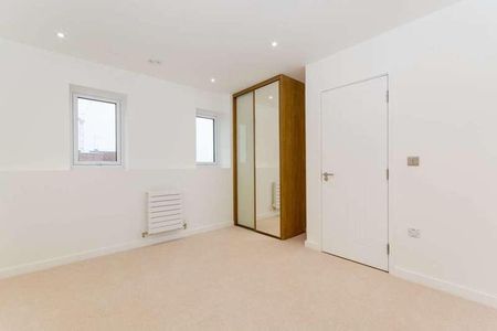 Cezanne Road, East Acton, W3 - Photo 3