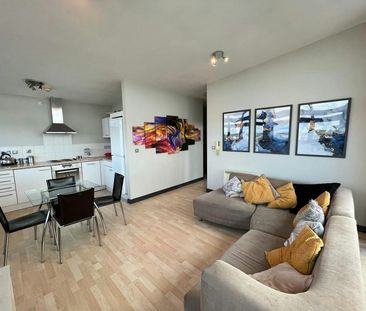 Penthouse to rent on - Photo 2