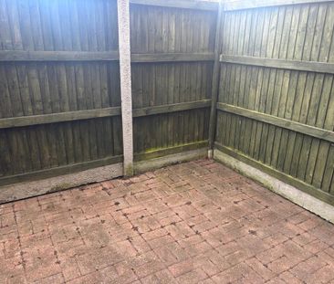 2 bedroom ground floor maisonette to rent - Photo 2