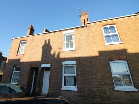 Terraced House to rent on - Photo 5