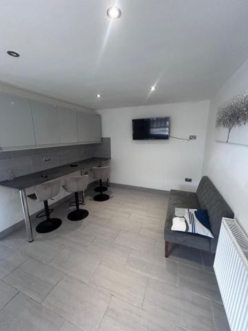 1 bedroom in a house share to rent - Photo 3