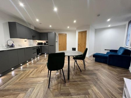 1 bedroom in a flat share to rent - Photo 3