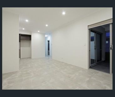 STYLISH QUALITY AND CONVENIENCE! - Photo 2