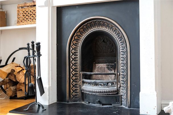 Second Cross Road, Twickenham, TW2 - Photo 1