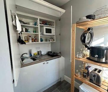 Studio to rent - Photo 2
