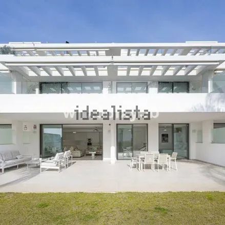 Alquiler de piso en Calle María Zambrano - Photo 1